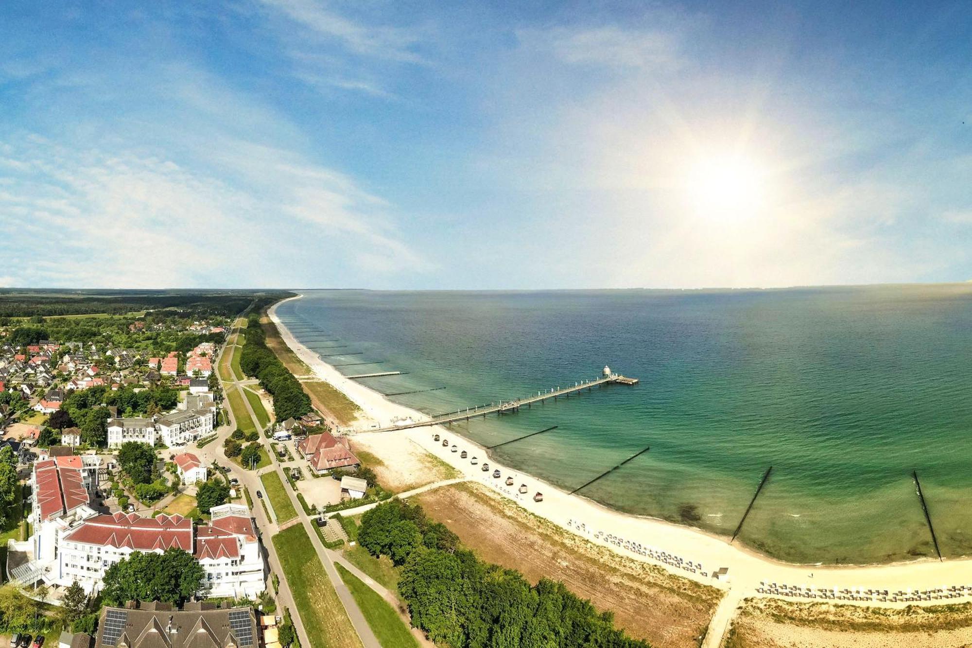 Leuchtturm An Der Seebruecke Zingst Exterior foto